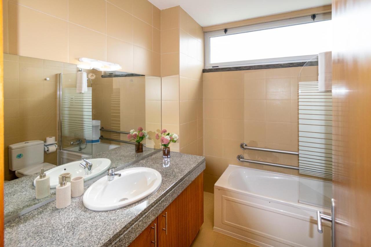 Atlantic West Town Apartment ปอนตาเดลกาดา ภายนอก รูปภาพ